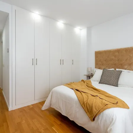 Piso Nuevo En Triana Apartamento *
