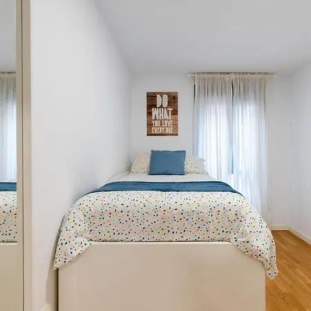 Piso Nuevo En Triana * Sevilla
