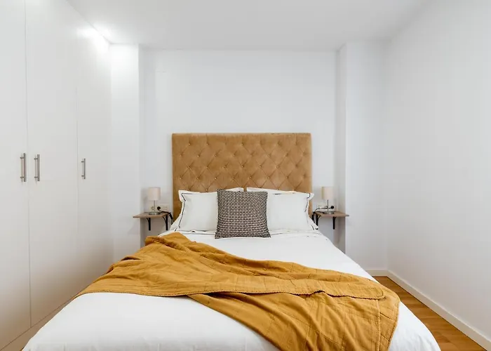 Piso Nuevo En Triana * Seville